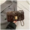 Bolsa pequena estilo Chanel para mulheres 2026 nova de alta qualidade requintada vermelha de ombro único axila bolsa de corrente transversal pequena quadrada