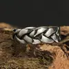 Anillo de Malla Tejida Estilo Coreano ins Moda Retro Diseño de Nicho Sentido de Diseño Pulsera de Acero de Titanio Elegante Simple para Hombres y Mujeres