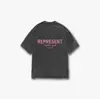 Camiseta Casual Solta de Manga Curta com Estampa de Slogan Icônico High Street para Mulheres e Homens