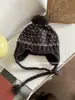 Gorro de Lana de Lunares Estilo Coreano para Mujer, Gorro de Punto con Pompón de Corazón de Nicho para Mujer, Cálido Versátil Atmosférico para Otoño e Invierno, Adelgazante