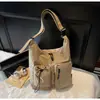 Bolsa de Viaje Casual para Hombres y Mujeres, Bolso Tote Unisex, Nueva Moda Nicho de Nailon Versátil de Gran Capacidad para Hombro Cruzado para Mujeres