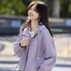 Roupa casual essencial para viagens: design de moda primavera 2026, jaqueta feminina modeladora e versátil, estilo curto elegante e de corte solto