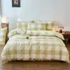 Juego de Cuatro Piezas de Algodón 100% Teñido en Hilo Lavado, Algodón Puro, Sin Estampar, Productos de Calidad Suministrados de Fábrica, Funda Nórdica, Ropa de Cama Estilo Japonés, Sábana Ajustable al por Mayor