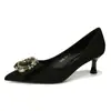 7666C-169 Elegantes Zapatos de Tacón Alto de Gamuza para Mujer con Tacones Finos, Elegantes Pedrerías, Punta Fina, Boca Baja, Zapatos Profesionales de Tacón Medio