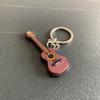 Colgantes Día Nacional, Adornos Pequeños, Instrumentos Musicales, Guitarra, Caucho Suave de PVC, Llaveros Creativos de Dibujos Animados Estilo Antiguo, Pequeños Regalos al por Mayor