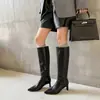 Botas de montaria femininas de cano alto em couro bovino de duas camadas, novo estilo outono e inverno, bico quadrado, zíper lateral, botas de salto alto acima do joelho para mulheres
