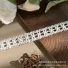 Em estoque Novo Lolita Bordado Solúvel Em Água Lace Leite Seda Único Lado Flor Onda Lace Lace Código De Barras