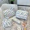 Bolsa de Cosméticos Acolchada de Gran Capacidad Floral de Cuatro Piezas Almacenamiento Portátil Forro Estuche para Lápices de Algodón Cierre de Cordón Set de Viaje de Cuatro Piezas