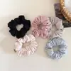 Scrunchie de Malha Canelada Bege Suave Estilo Coreano Versátil para um Look Jovem, Adequado para Rabos de Cavalo e Coques