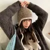 Gorro de Lana Cálido Estilo Coreano para Mujer Otoño e Invierno 2025 Nuevo Ambiente Fotográfico Gorro de Punto Protección para las Orejas Gorro Lei Feng