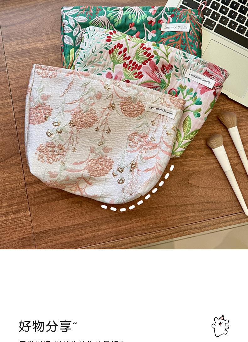 化妆包女大容量便携""