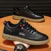 Zapatos Nuevos de Hombre para Primavera, Zapatos Blancos de Cuero Transpirables, Zapatillas Deportivas Casuales Slip-On Modernas y Versátiles, Zapatos de Moda