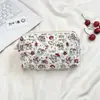 5424 Estuche Acolchado con Relieve de Dibujos Animados Bolsa de Cosméticos de Mano para Mujer Almacenamiento de Gran Capacidad Estudiante Cremallera Papelería Estuche para Lápices