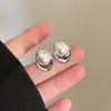Pendientes de perlas retro franceses sensación de alta gama 2023 explosión diseño de nicho pendientes temperamento socialité agujero de la oreja Aguja de plata