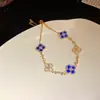 Pulseira de Flor Vazada em Rombos de Zircônia Luxo Acessível Francês Pulseira de Alta Qualidade Pulseira Estilo Palaciano Retrô Europeu e Americano