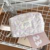 Bolsa de maquillaje acolchada con rombos simple linda bolsa de almacenamiento para estudiante femenina portátil de gran capacidad algodón suave bolsa de muñeca