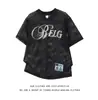 Malla Negra Estampada Hueca Manga Corta para Hombre Streetwear de Alta Gama Estilo Jersey Americano Hip Hop Sensación Fresca Media Manga