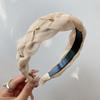 Verão nova malha torção trança de abas largas headband adorável temperamento tecido de alta Crânio top rosto lavagem headband cocar para as mulheres