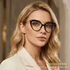 Nuevos Armazones de Gafas Ojo de Gato Europeos y Americanos Ventas Calientes Transfronterizas Remache Popular Ins Ultraligeras Anti Luz Azul Gafas Planas