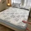 Conjunto de 3 Peças de Matelassê Jacquard de Seda de Gelo com Contas para Resfriamento de Verão com Lençol com Elástico, Lençol com Sensação Fresca, Tapete Macio Lavável com Ar Condicionado para o Verão