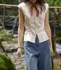 Top sin mangas estilo francés para mujer, Nuevo diseño Verano 2026, Camisa blanca única y elegante con cuello en V y fruncido en la cintura para mujer