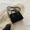 Bolso de mano Xiaozhong de alta gama Bolso de mujer 2024 Nueva moda Bandolera Bolso de hombro Estilo occidental Simple Bolso de mujer