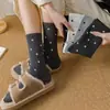 Meias longas de algodão estilo ins da moda, meias femininas populares, novas meias de bolinhas para outono e inverno, meias longas da moda, meias de bolinhas