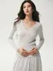 Elegancia intelectual, diseño ajustado, suéter de cachemir con cuello en V de punto trenzado para mujer, suéter adelgazante, top de otoño, camiseta básica de punto