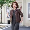 Nueva Chaqueta Corta de Cuero para Mujer Otoño 2026, Chaqueta de Cuero a la Moda con Cuello Solapa, Chaqueta de Cuero PU de Alta Gama para Madres de Mediana Edad, Ropa para Mujer