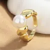Anillo Estilo Europeo y Americano para Mujer Lujo Ligero Diseño de Nicho Sentido Avanzado Giro Simple Anillo de Dedo Único Joyería Simple de Perlas