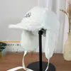 2025 Nuevo Sombrero Lei Feng de Peluche para Mujer Otoño e Invierno Engrosado Calidez y Protección contra el Frío Sombrero de Piloto Sombrero con Protección para los Oídos Blanco para Ciclismo