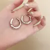Novos Ear Cuffs Geométricos Minimalistas de Luxo com Design Exclusivo, Sensação de Alto Padrão, Brincos Argola Lisos Estilosos e Versáteis
