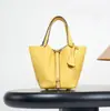 Bolsa Cesta de Vegetais Clássica de Couro Bovino de Primeira Camada Personalizada de Fábrica, Bolsa Saco de Couro Genuíno de Alta Qualidade, Bolsa de Mão Versátil para Exportação