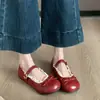 Impresionantes zapatos planos bajos rojos de estilo vintage francés para mujer, nuevo modelo verano 2026, adecuados para combinar con faldas, zapatos Mary Jane