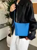 Bolso cubo de nailon transfronterizo para mujer, nueva colección otoño 2026, versátil, adecuado para ir al trabajo, gran capacidad, simple y elegante, bolso de hombro o bandolera