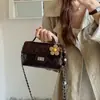 Bolso Cuadrado Pequeño de Moda de Color Sólido 2026, Versátil y Elegante, Bolso de Hombro Estilo Chanel para Mujer, Bolso de Cadena de Moda y Elegante para Mujer