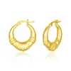 Pendientes Rayados Dorados de Acero de Titanio Estilo Europeo para Mujer, Sentido de Diseño de Nicho Personalizado, Adornos Redondos para Oreja, Pinzas para Oreja de Moda de Lujo Ligero
