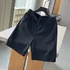 Simples e limpo. Tecido de malha de seda gelada refrescante, elástico e confortável. Shorts casuais masculinos para esportes de verão ao ar livre