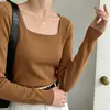 Fotos reais: Novo top de manga comprida para mulheres, estilo coreano de outono, com blocos de cor, decote quadrado simples, malha lisa, versátil e de caimento relaxado.