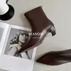 Botas curtas femininas estilo coreano, bico fino, zíper traseiro, novas botas de outono e inverno, salto médio, couro genuíno, cano curto, caimento justo, tamanho 40