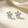 Brincos de prata de lei S925, design de flor de cerejeira, simples e doces, cor ouro rosa, perfeitos como acessório de verão ou presente para sua namorada ou melhor amiga