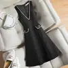 Colete de Lã Moda Sem Mangas Seda Brilhante Vestido Francês Chanel Comprimento Médio Outono e Inverno Decote V Preto Azul Tendência
