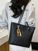 Bolsa de Gran Capacidad con un Diseño Relajado y Elegante, Nuevo Bolso Cruzado Casual para Hombro 2026 con Patrón Tejido, Bolso de Mano para Viajes