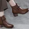 Botines artísticos de estilo vintage para mujer, con punta redonda y tacón grueso, colección otoño/invierno 2026, con forro de felpa, de altura hasta la mitad de la pantorrilla y diseño de cuero repujado, adecuados para mujeres de mediana edad y mayores
