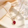 Collar de Gota de Agua con Incrustaciones de Diamante y Doble Anillo para Mujer, Lujo Ligero de Moda con Personalidad, Cadena para Clavícula Versátil Color Rojo Granada Estilo Nuevo 2026