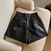 Otoño/Invierno 2024 talla grande chica rellenita Cintura Alta Usando Pantalones Negros de Pierna Ancha Pantalones Cortos Pequeños de Piel Sintética Botas Casuales Ajustados