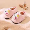 Pequeno Cervo Mili Pelúcia de Inverno Novas Pantufas para Meninas, Desenho Animado Antiderrapante Solado Macio Calçados Infantis para Casa com Tira