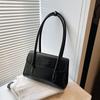 Bolso de Mujer 2025 Nuevo Bandolera de Hombro Bolso Cuadrado Pequeño Popular en Internet Coreano Bolso Sobaco Estilo Occidental Retro Bolso General Combinable