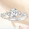 Nuevo anillo cerrado de estrella de ensueño de moissanita personalizado de Xiaohongshu para mujer, anillo de compromiso de 18K, disponible para venta al por mayor del fabricante