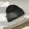 Gorro de Punto Cálido Estilo Coreano con Bordado de Letras para Mujer Sentido del Diseño Gorro de Lana Engrosado Transpirable Protección para los Oídos Cubre Cabeza Beanie